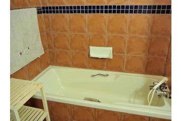 Santos 2 Bedroom Apartment, Mossel Bay - 3