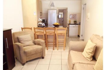 Point Village Accommodation - Santos 57 Guest house, Mossel Bay - 3