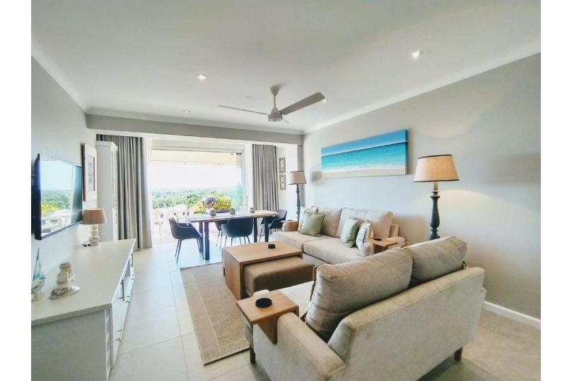 Sara's Upmarket Apartment - Lagoon Views, Patio, Braai & WIFI & DSTV Apartment, Plettenberg Bay - imaginea 2