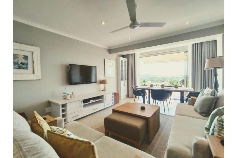 Sara's Upmarket Apartment - Lagoon Views, Patio, Braai & WIFI & DSTV Apartment, Plettenberg Bay - imaginea 8