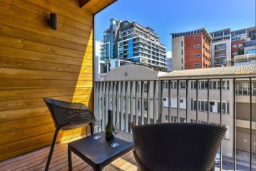 Scandi-style, family luxury in heart of City Hub! Apartment, Cape Town - 5