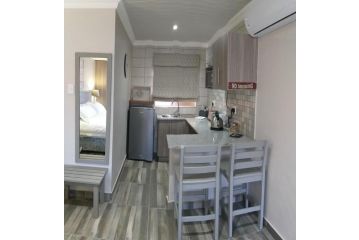 Schnehage Self Catering Apartment, Bloemfontein - 3