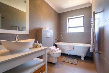Sea Cliff Condo Apartment, Knysna - 5