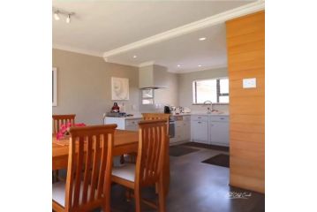 Sea Cliff Condo Apartment, Knysna - 4