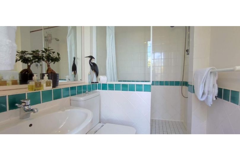 Sea Cottage - 4 Sleeper - Overlooking Central Beach Apartment, Plettenberg Bay - imaginea 17