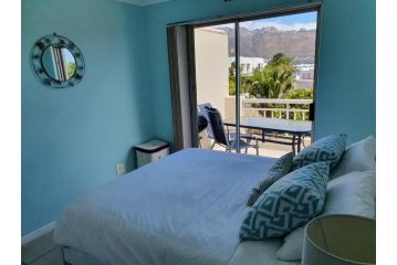 Sea and Mountain View Apartment, Gordonʼs Bay - 4