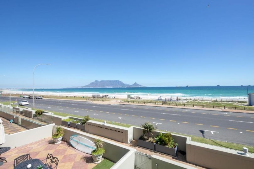 Sea Spray B105 beautiful beachfront APT Apartment, Cape Town - imaginea 1