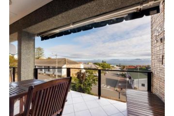 Sea View 18 Apartment, Mossel Bay - 2