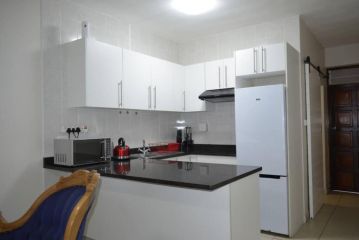 Sea view self-catering apartment: Beach access Apartment, Kingsburgh - 5