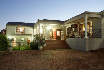 Sea Whisper Guest House & Self Catering Bed and breakfast, Jeffreys Bay - 2