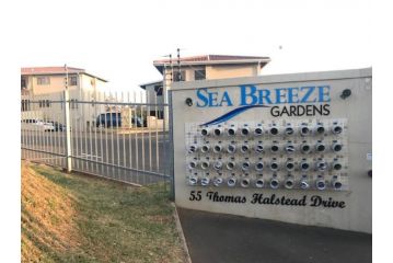 Seabreeze Modern Apartment sleeps up to 4 people ApartHotel, Durban - 2