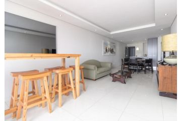 Seacrest B003 - Beachfront Apartment, Bloubergstrand - 5