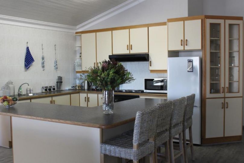 SEAesta Guest house, Gansbaai - imaginea 3