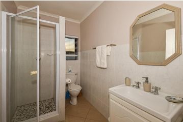 Seaforever Guest house, Yzerfontein - 3