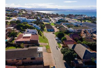 Magna Apartment, Jeffreys Bay - 4