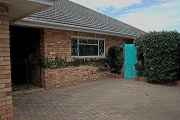Magna Apartment, Jeffreys Bay - 3
