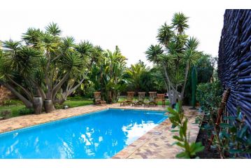 Secret Garden Guesthouse Guest house, Bloubergstrand - 2