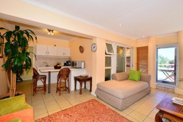 Secret Garden Guesthouse Guest house, Bloubergstrand - 1