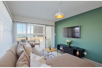 Ocean view Luxury Beachfront Self Catering Apartment, Cape Town - 2