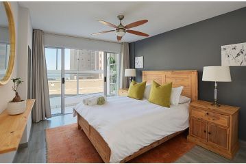 Ocean view Luxury Beachfront Self Catering Apartment, Cape Town - 5
