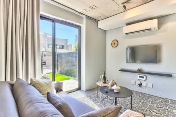 Secure, central, fast wifi, perfect family retreat Apartment, Cape Town - 1