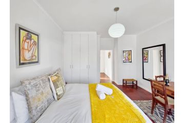 Secure, Close to Beaches, Promenade & Free Wi-Fi! Apartment, Cape Town - 4