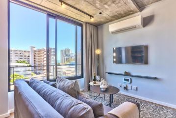 Secure, fast wifi, communal pool- lone ranger lux! Apartment, Cape Town - 4