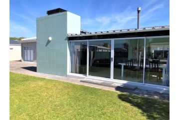 Struisbaai Holiday Rentals Apartment, Struisbaai - 1