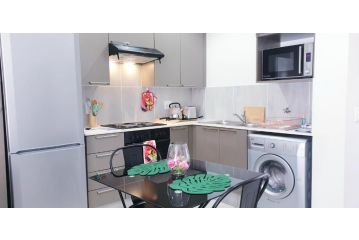 Secure, Self-catering Studio in Sunninghill, Sandton Apartment, Sandton - 4