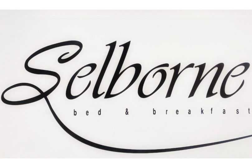Selborne Bed and breakfast, East London - imaginea 2