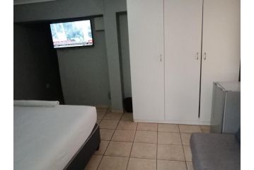 Selena guest house Guest house, Roodepoort - 1