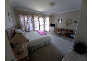 Self Catering Accomodation with a View Guest house, Plettenberg Bay - 4