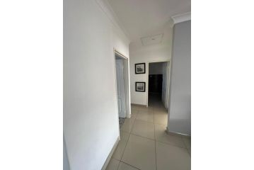 Safi Self-Catering Suites - Apartment 7 Apartment, East London - 4