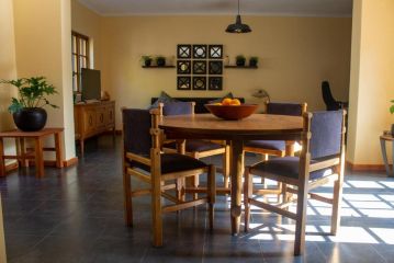 Self contained, executive cottage in Sandton. Guest house, Johannesburg - 4