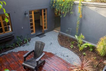 Self contained, executive cottage in Sandton. Guest house, Johannesburg - 1