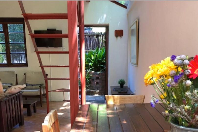 Self-contained, secure, well equipped, Wifi, cottage Newlands Apartment, Cape Town - imaginea 2