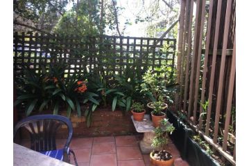 Self-contained, secure, well equipped, Wifi, cottage Newlands Apartment, Cape Town - 4