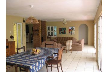 Seven Falls Lodge Hotel, Kloof - 3
