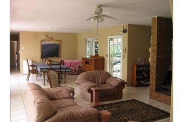 Seven Falls Lodge Hotel, Kloof - 4
