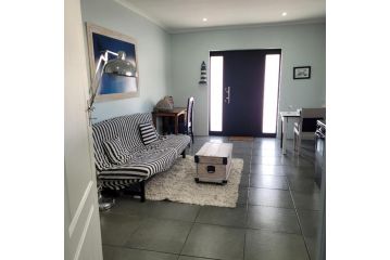 Shell Cottage a stone's throw from the beach Apartment, Langebaan - 3
