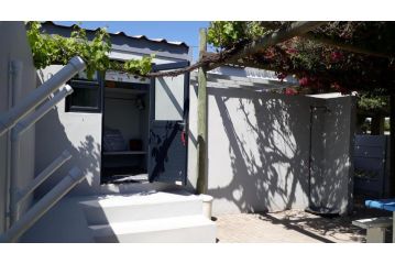 Shell Cottage a stone's throw from the beach Apartment, Langebaan - 1
