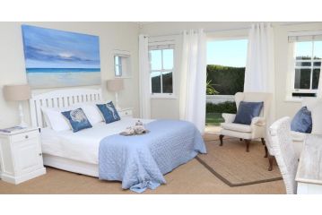 Shore's Edge Luxury Oceanfront Home Guest house, Hermanus - 3