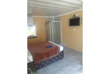 Siba's Guesthouse Guest house, Benoni - 4