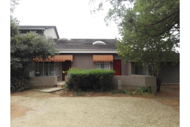Silken Trap Guest house, Johannesburg - imaginea 20