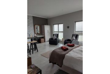 Silver Oaks Airbnb Guest house, Langebaan - 3