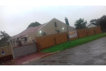Sir Pinto Guesthouse Guest house, Witbank - 1