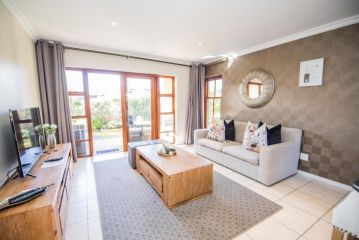 Six Whale Rock Gardens Apartment, Plettenberg Bay - 2