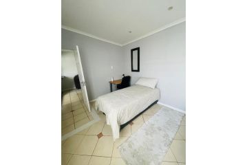 Sixth Avenue Residence (Halaal Accommodation) Apartment, Cape Town - 3