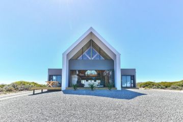 Skye Coastal House Beachfront living Guest house, Yzerfontein - 3