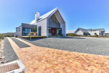 Skye Coastal House Beachfront living Guest house, Yzerfontein - 4